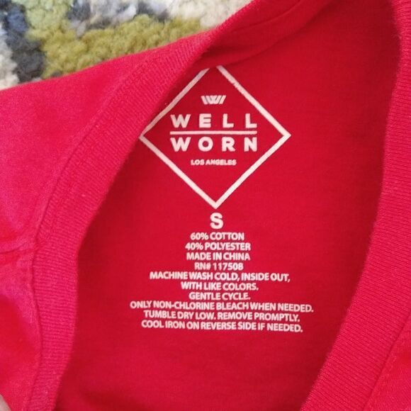 Well Worn Cat Christmas Tshirt Red size Small - Picture 3 of 3